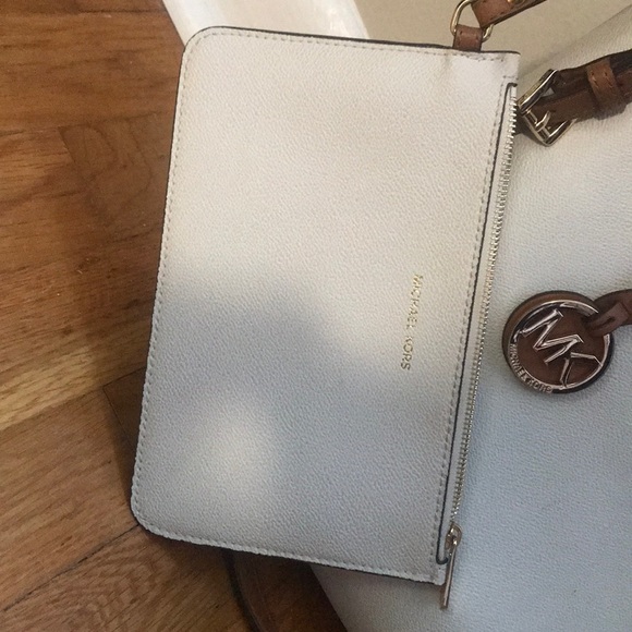 Sold - Picture 2 of 5